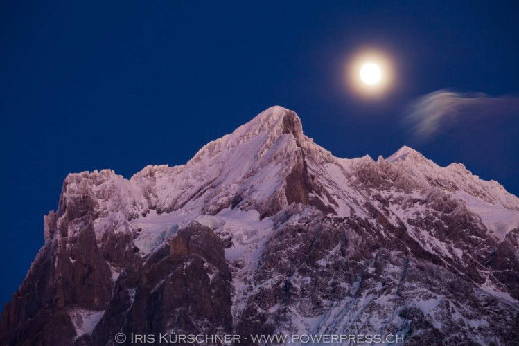 Wetterhorn bei Vollmond